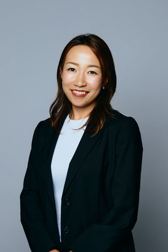 黒須　綾希子